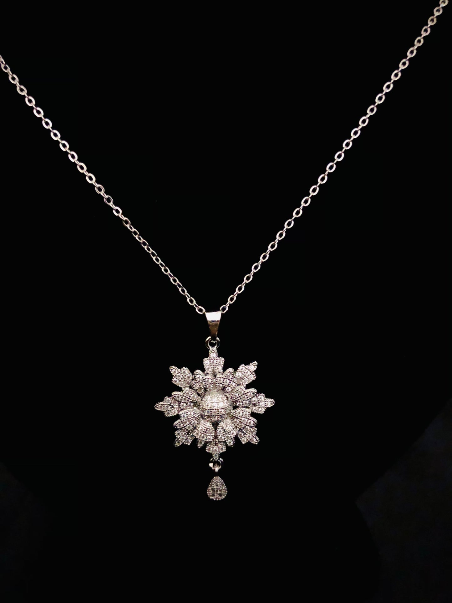 Frosted Elegance Pendant Set