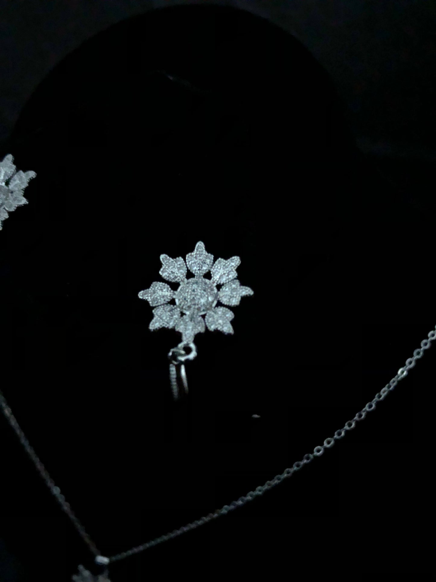 Frosted Elegance Pendant Set