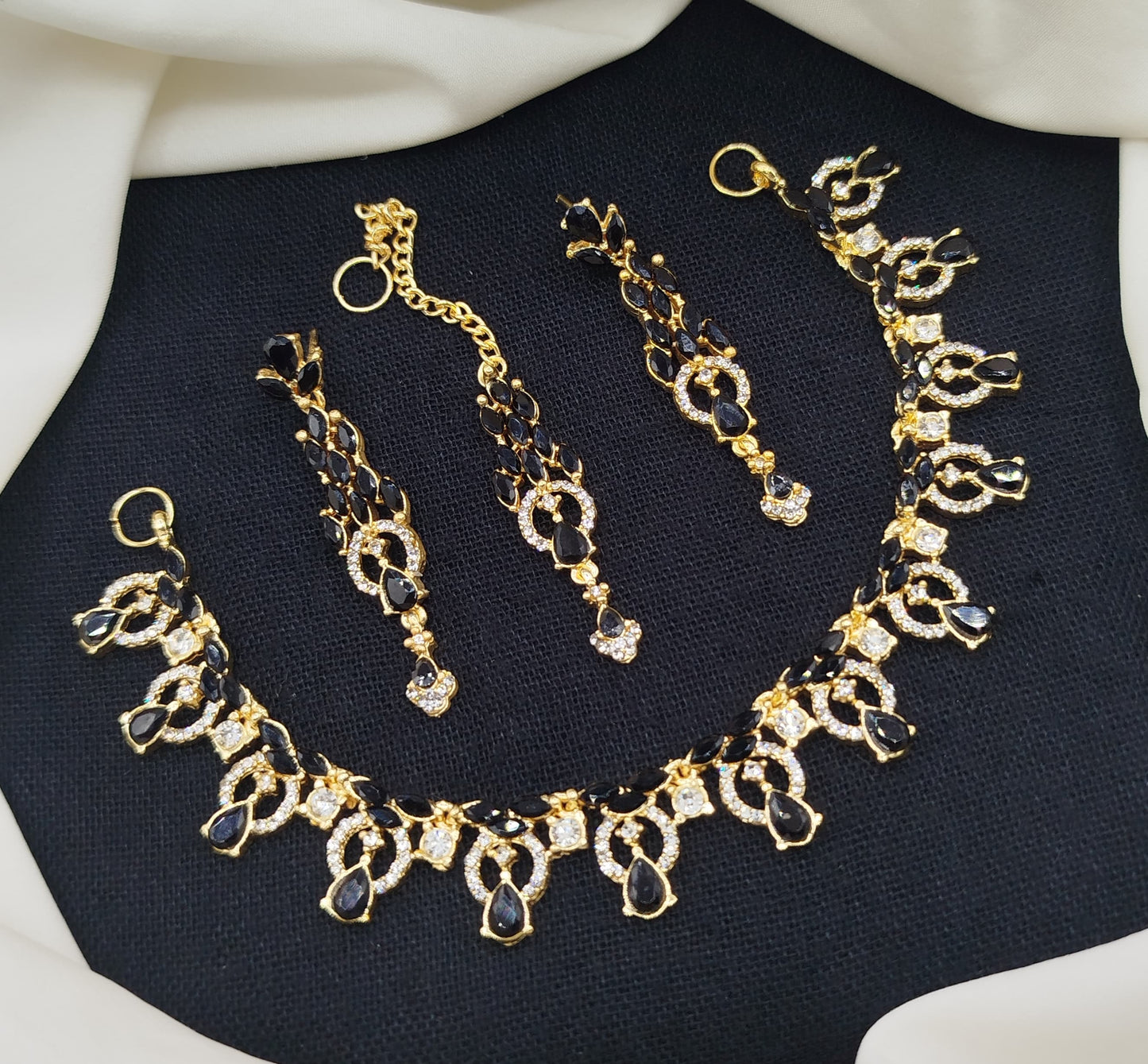 Stone-Studded Necklace Set