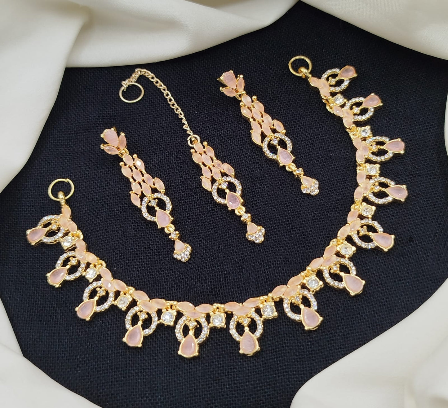 Stone-Studded Necklace Set